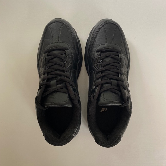 Fila Memory Workshift Leather Sneakers, slip resistant, Black - Women’s 7.5 - Picture 2 of 10